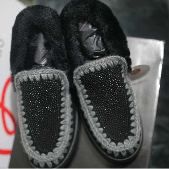 BLONDO Ultra Comfortable and Warm Slip On Waterproof Moccasin Booties - Size 6.5 - Picture 8 of 8